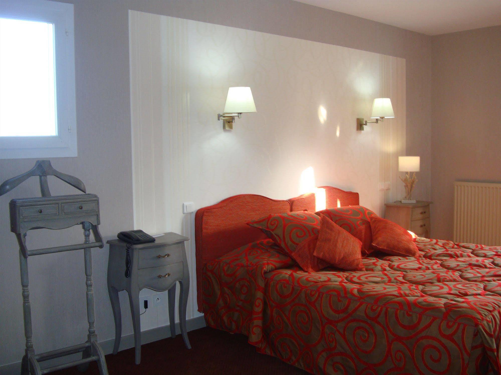 Hotel Le Gue Du Holme Saint-Quentin-sur-le-Homme Екстериор снимка