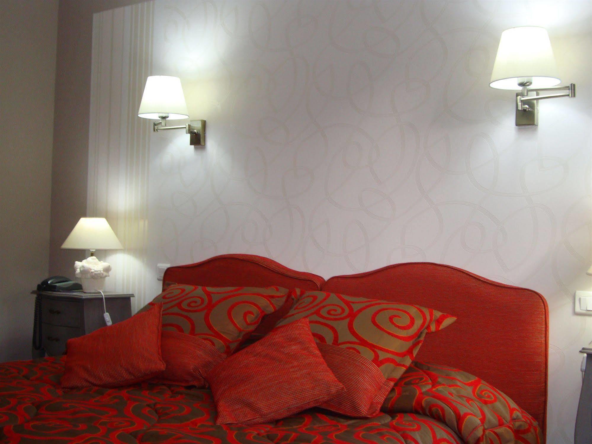 Hotel Le Gue Du Holme Saint-Quentin-sur-le-Homme Екстериор снимка