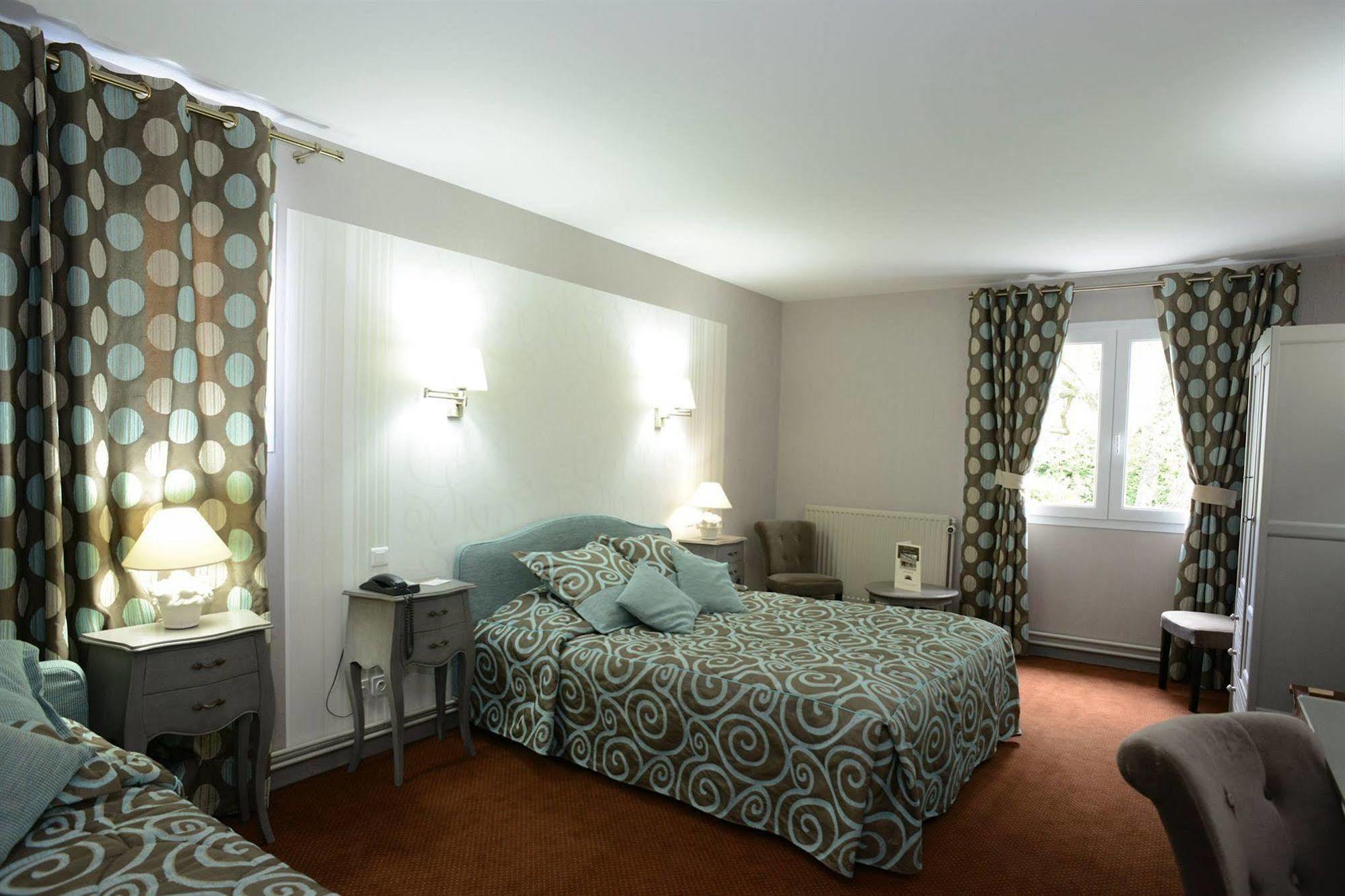 Hotel Le Gue Du Holme Saint-Quentin-sur-le-Homme Екстериор снимка